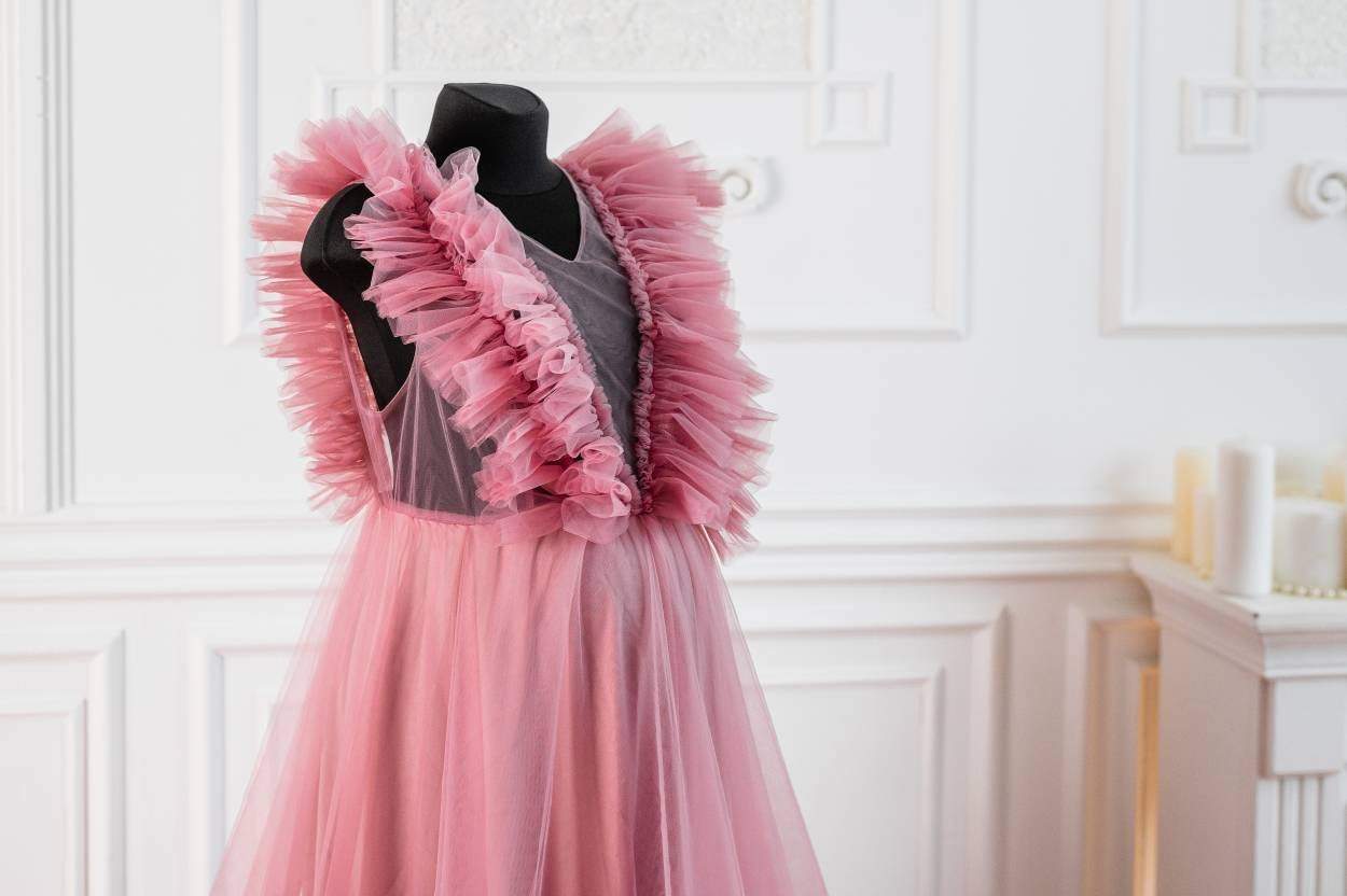 Dusty Pink Dress Wedding Royalty-Free Images, Stock Photos & Pictures |  Shutterstock